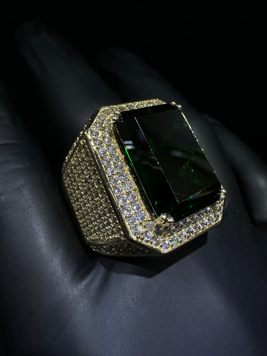 14K Gold Ring With CZ Stones